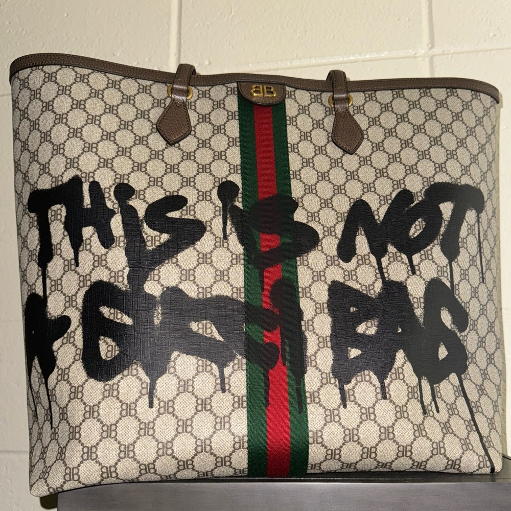 AUTHENTIC Ballenciaga Tote BRAND NEW !!! $2,500 or trade for black one like this